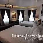 Double Bed Hotel