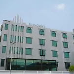 Roomquest Bangkok Don Mueang Airport