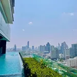 Luxury Apartment With Infinity Pool Balcony Gym