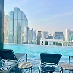 Luxury Apartment With Infinity Pool Balcony Gym