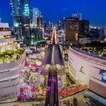 Bts Phrom Phomg /Sukhumvit Road