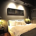 Stay-Dium House Huamark
