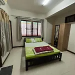 Pimravee Apartment