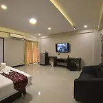 Gold Airport Suites