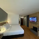 iCheck inn Sukhumvit 19 - SHA Certified