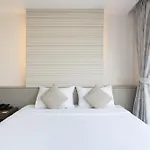 Leenova Hotel