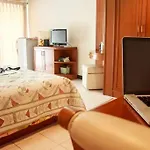 Ritratana Apartment