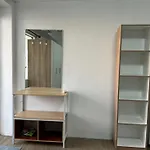 Abac Condo, Huamak