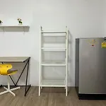 Abac Condo, Huamak