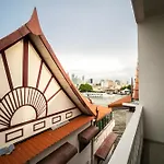Pier 808 Hostel