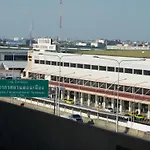 Roomquest It Square Don Mueang Airport