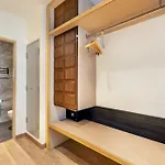 Phra Nakhon Poshtel