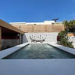 Blu Cabin Gay Poshtel