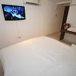 Nantra Ekkamai Hotel