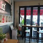 Double D Rooms & Cafe