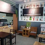 Double D Rooms & Cafe