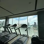 S42 Sukhumvit Wyndham Garden Ekkamai Swimming Gym