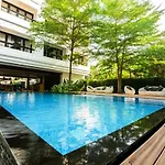 Uma Residence