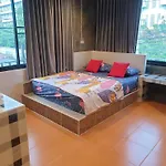Gail\'S Hostels
