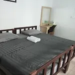 Sleep Dee Hostel