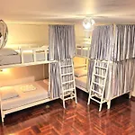 Home16 Hostel 16 Sukhumvit
