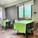 Baan Kun Mhor Hostel บ้านคุณหมอโฮสเทล