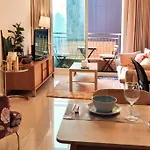 Lovely Cozy Condo In Trendy Fun Neighborhood