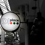 Di Place