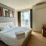 Luxurious Downtown River View Chao Phraya River