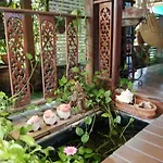 Baan Chay Sala, 2 Bedrooms House Near Airport