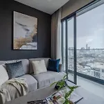 Prime 2-Bed Apt, Skyline View