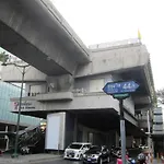 The White Den Sukhumvit 44