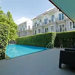 Sukhumvit 16 Townhouses, Inhome Luxury Residences