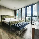 W8 Low Rise Lux Condo, 2 Bedroom Private Floor, Hip Central Bkk 5 Min From Thonglo Bts Station, All Ok After The Earthquake