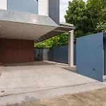 Ekkamai Luxury Villa With Home Cinema