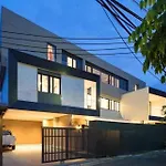 Ekkamai Luxury Villa With Home Cinema