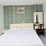Woodlands Inn