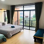 Homey-Sleepy Don Mueang Airport Hostel