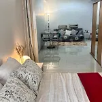 Bangkok Centre Large Room Cheap Price
