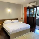 3 Brothers House Ekkamai