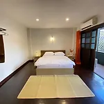 3 Brothers House Ekkamai