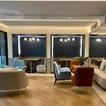 Modern Room With Pool And Gym In The City Center Just 600M From Subway Station!
