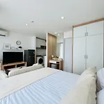 6Th Avenue Sukhumvit Bkk 407 Bts Asoke Nana