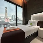 Collection O The Bangkok Airport Link Suite