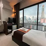 Collection O The Bangkok Airport Link Suite