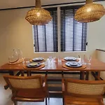 2Br Soho Chinatown Full Kitchen With Bathtub