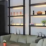 Lee Nova Hotel