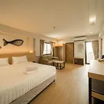 เดอะ คาแนล โฮเทล - The Canal Hotel