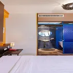 Collection O Diamond House Khaosan