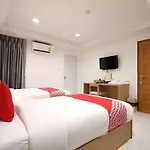 Super Oyo 484 Pannee Residence Khaosan Sha Plus